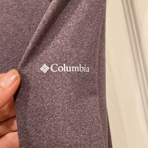Long sleeve activewear T-shirt by Columbia in a soft purple color, Size medium - Picture 3 of 6